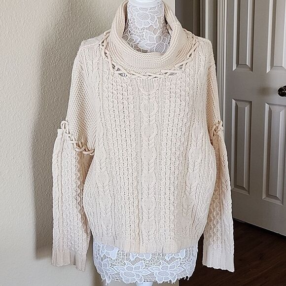 ANDTHEWHY Cable Knit Slouchy Sweater - Picture 6 of 12